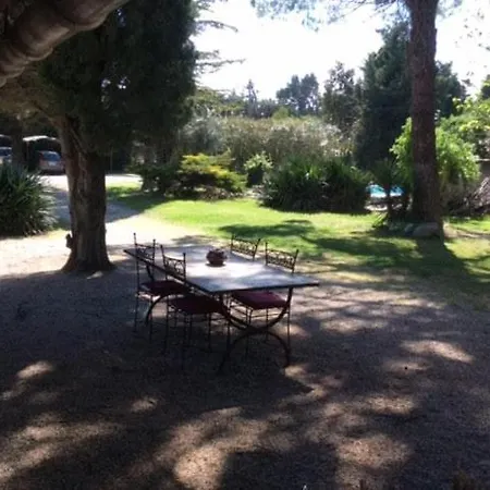 La Petite Chapelle Holiday home Velleron